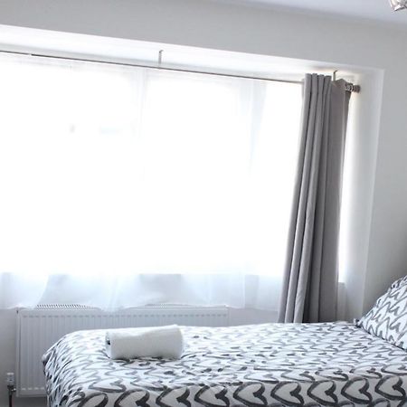 Exquisite And Modern 2 Bed Maisonette Harmondsworth Dış mekan fotoğraf