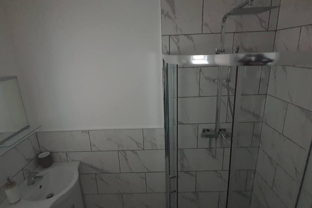 Exquisite And Modern 2 Bed Maisonette Harmondsworth Dış mekan fotoğraf