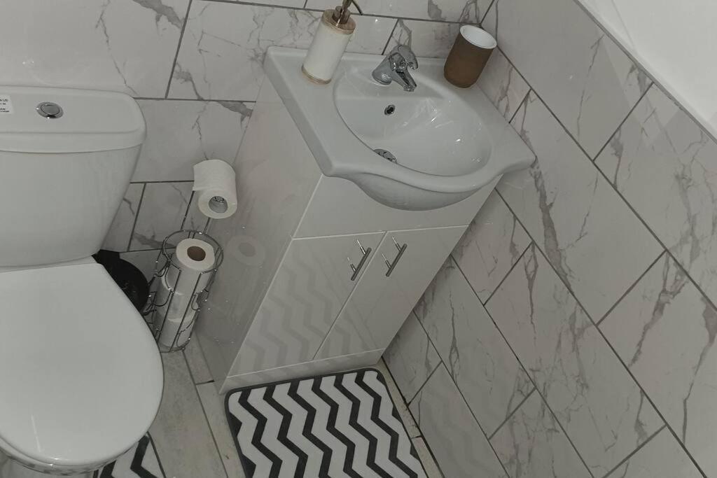 Exquisite And Modern 2 Bed Maisonette Harmondsworth Dış mekan fotoğraf