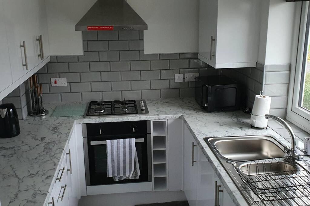 Exquisite And Modern 2 Bed Maisonette Harmondsworth Dış mekan fotoğraf