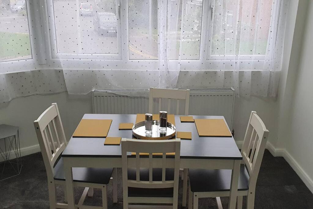 Exquisite And Modern 2 Bed Maisonette Harmondsworth Dış mekan fotoğraf